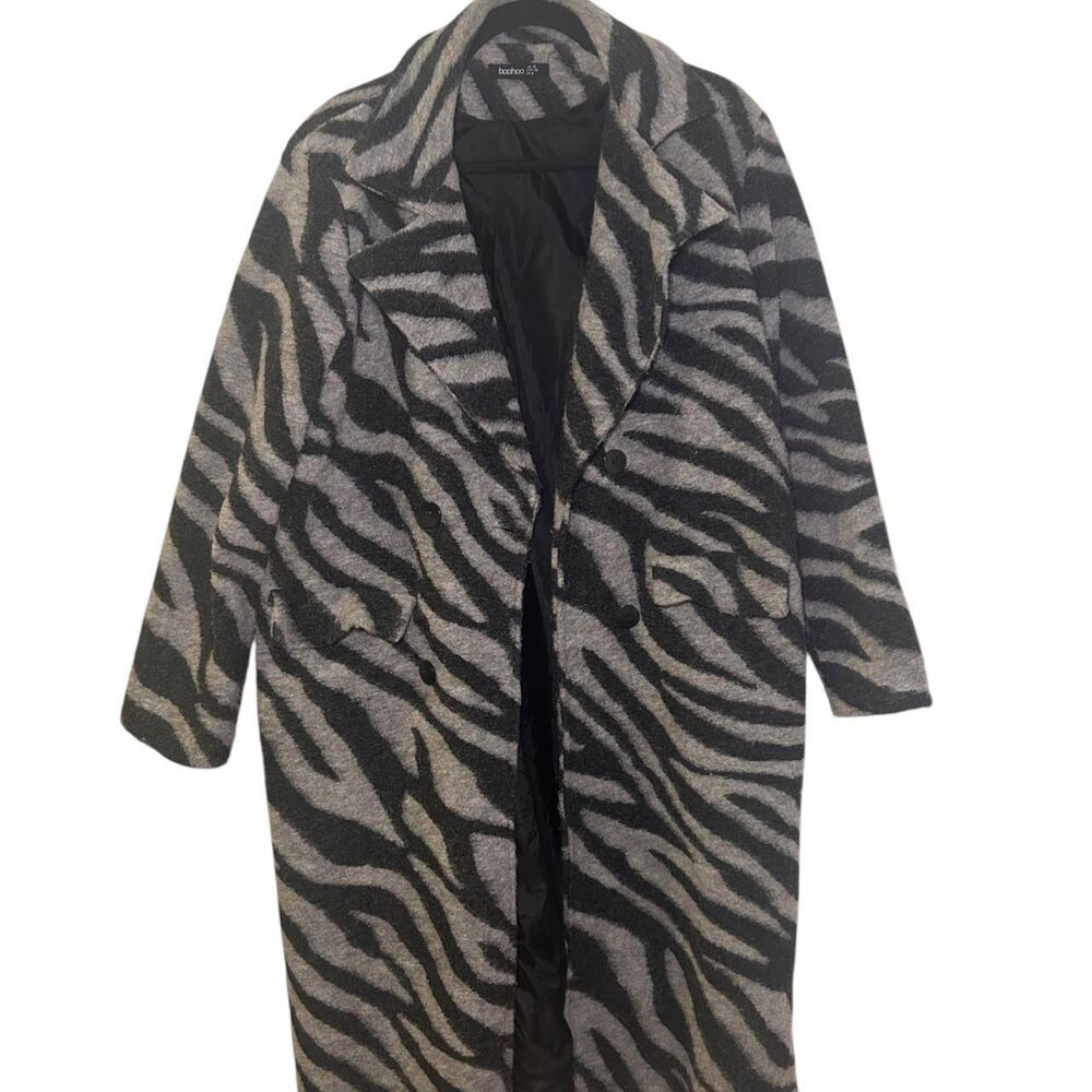 Boohoo Women's Black and Grey Coat
